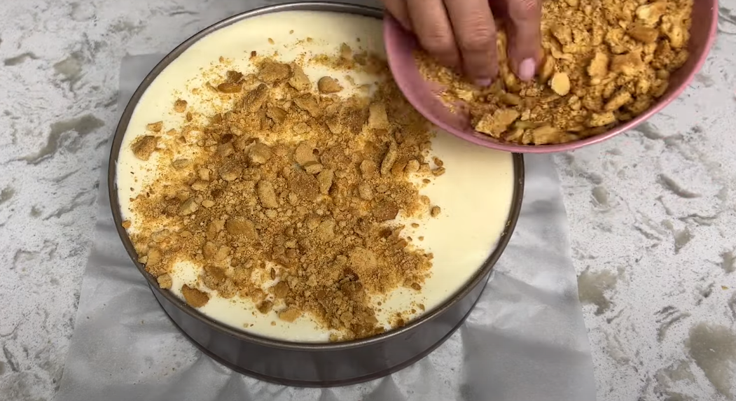 Niesamowite ciasto miodowe z kremem z kaszy manny: jak odtworzyć smak dzieciństwa