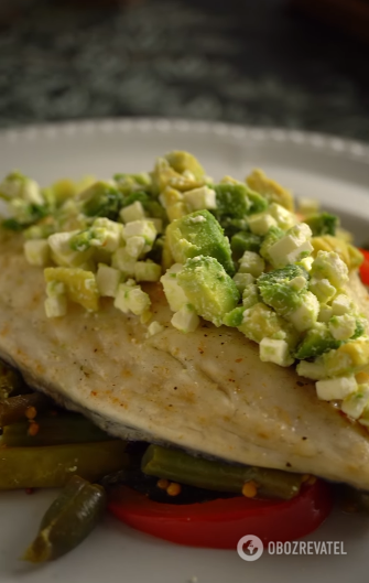 White fish fillet with vegetables: an easy lunch that will satiate and open up new flavors