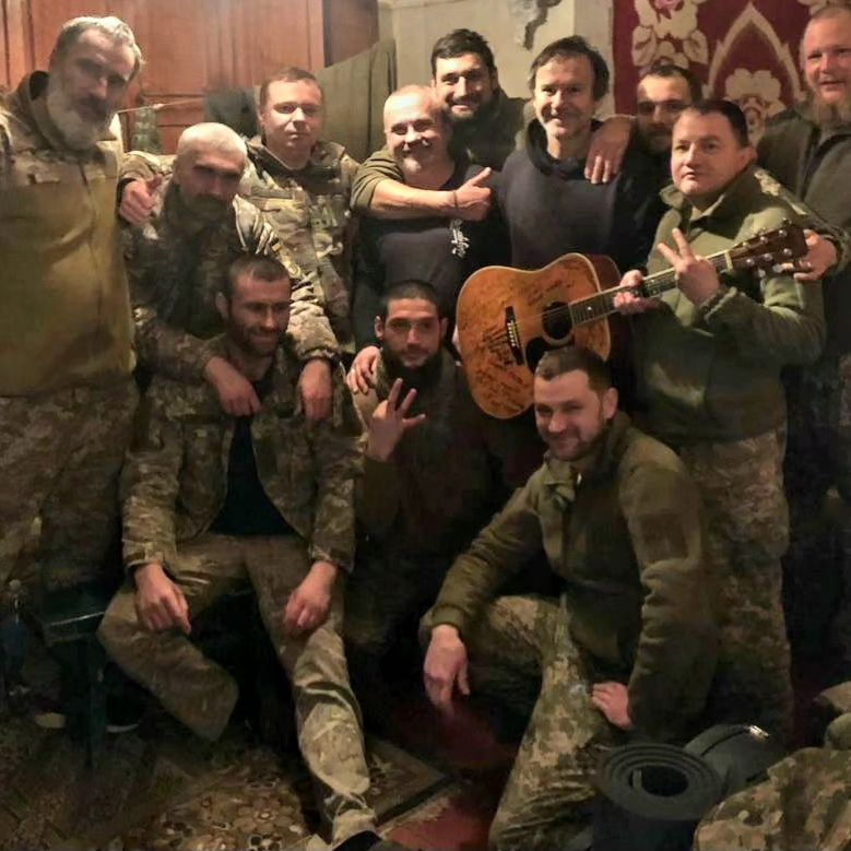 ''Say hello to Lviv!'' Vakarchuk got emotional after meeting with countrymen and showed a happy photo from Donbass