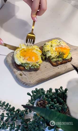 Avocado, egg and pesto sauce sandwich: a dish to make for breakfast if you're bored of everything