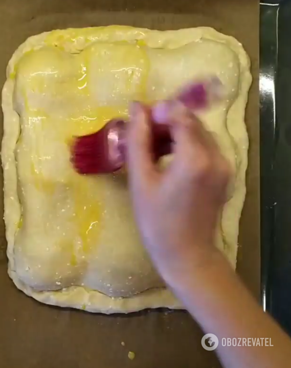 Juicy pie with whole apples: tastier than charlotte