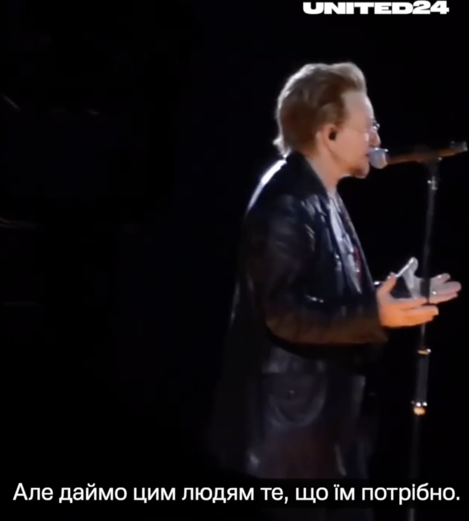 ''They're fighting for our freedom'': U2's Bono calls on the US to help Ukraine at a concert in Las Vegas