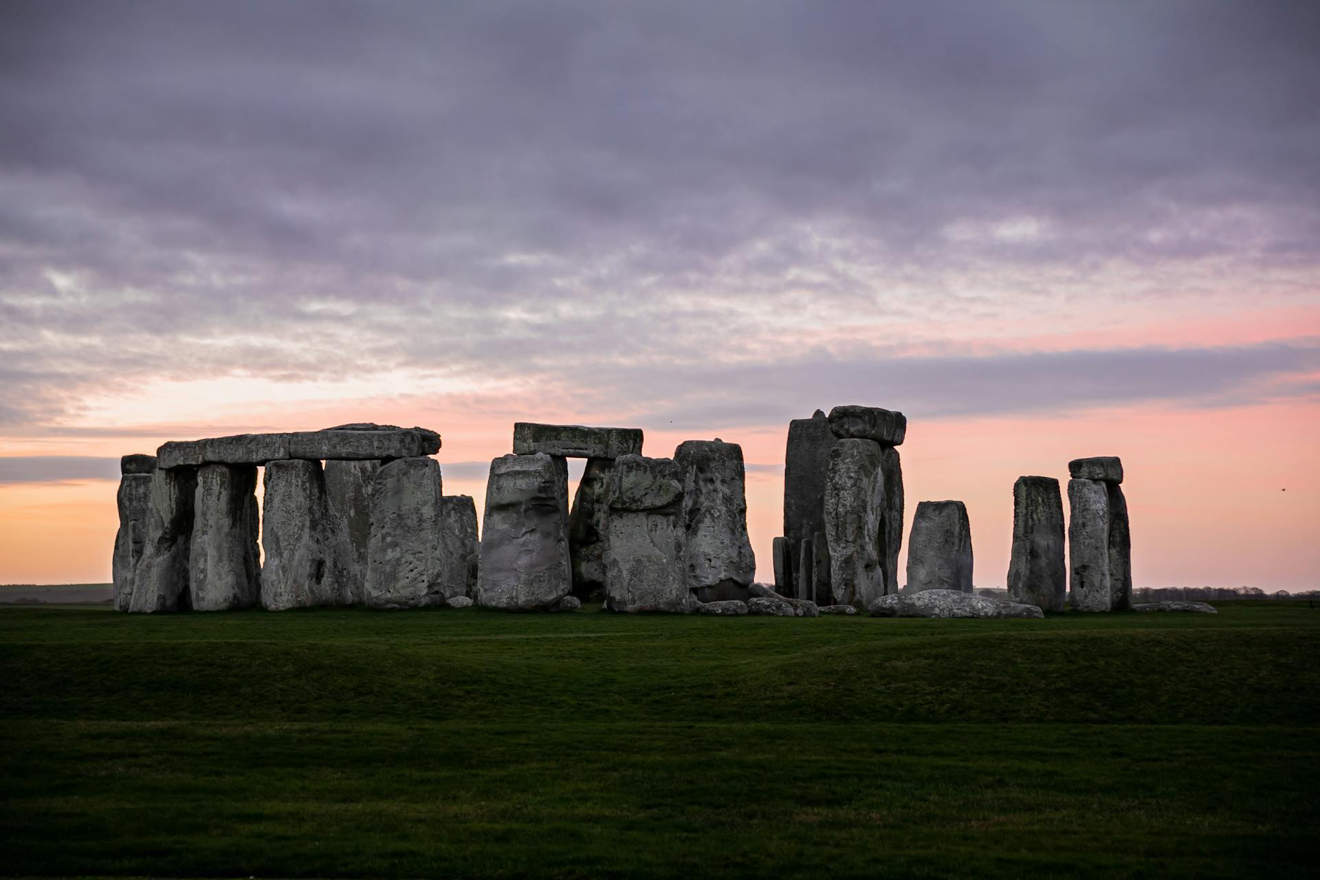 Scientists make discovery about the origin of Stonehenge's large stones