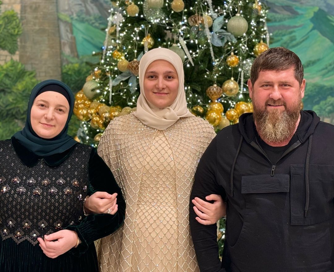 Kadyrov's six daughters: who is the favorite and why the whole family is afraid of the youngest, Eset