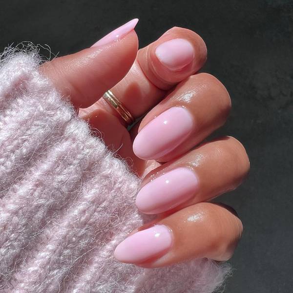 Manicure lutego: 5 kolorów, które zobaczysz wszędzie w tym miesiącu