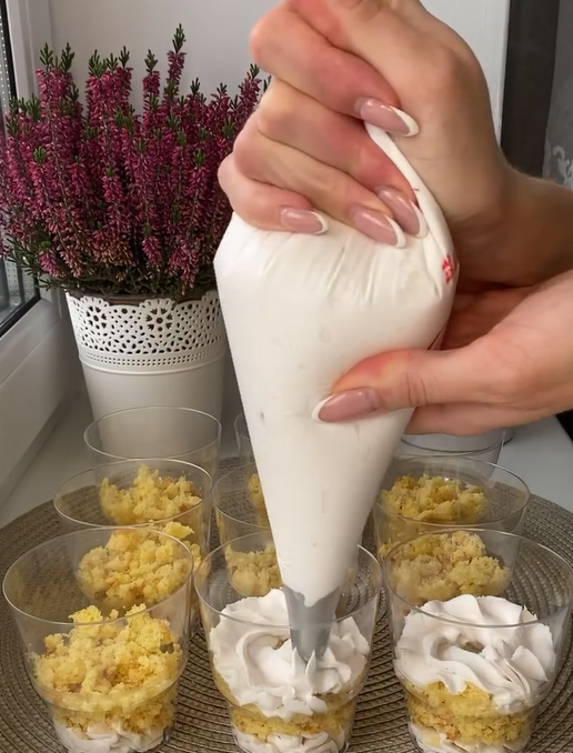 Milchmadchen cake in glasses: much simpler than the original