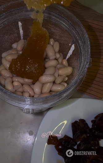 Unusual homemade candies made from beans and dates: a heavenly treat without any extra effort