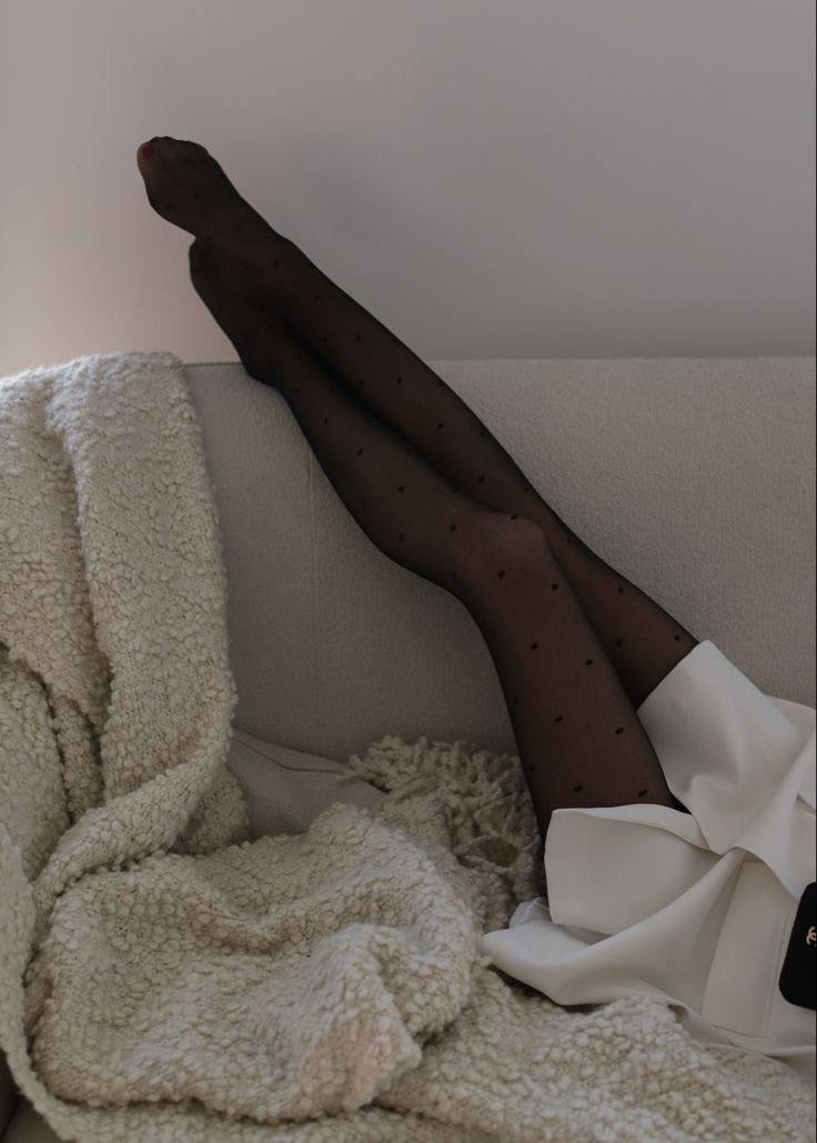 How to prevent nylon tights from tearing: this life hack will help get rid of the eternal problem