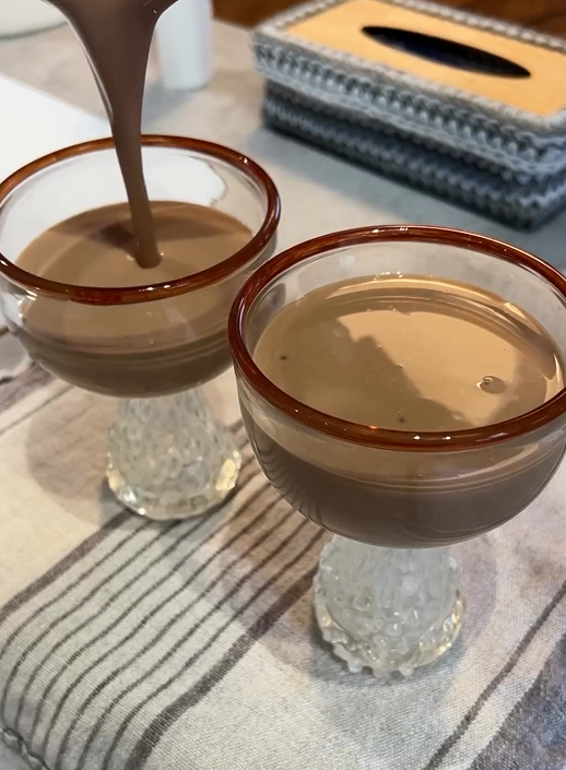 Elementary ryazhanka Panna cotta: you need only 4 ingredients