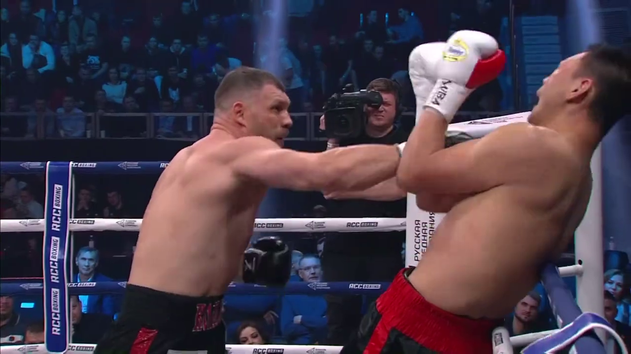 Upset of the year! The undefeated Russian boxer shamefully lost by a killer knockout in the 2nd round. Video