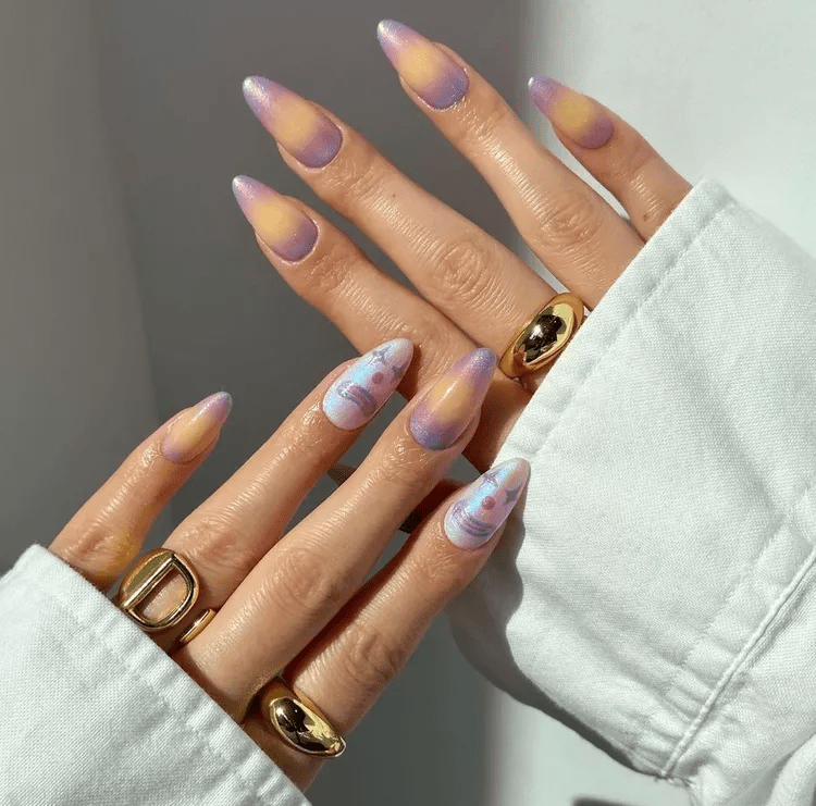 What is an aura manicure and why it never goes out of style. Photo