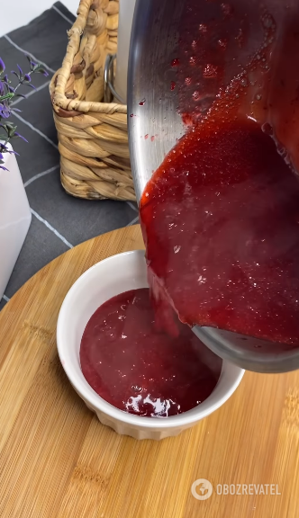 How to make homemade cranberry sauce: for meat, poultry and cheese