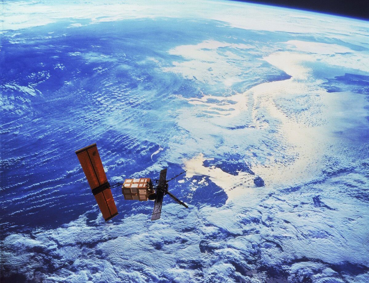 Europe's oldest satellite ERS-2 burned down over the ocean: what happened