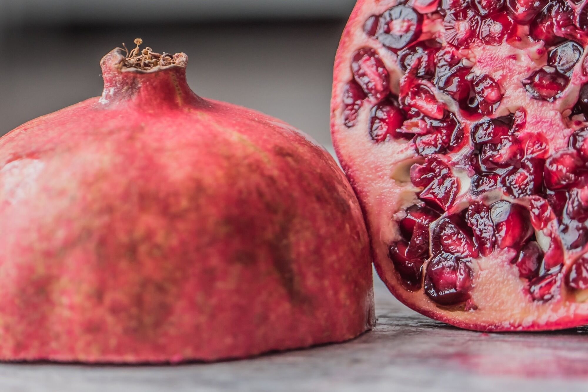 How to peel a pomegranate without a knife