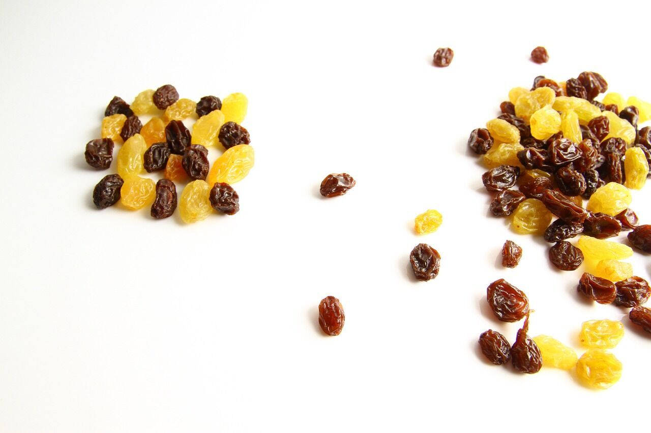 Do you know what raisins are made of? A seemingly ordinary question has set the Internet abuzz