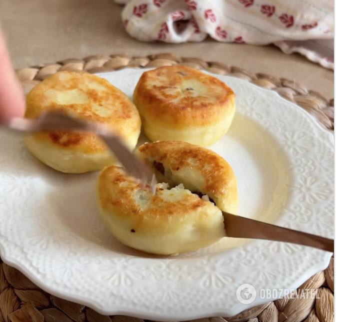 Ready-made pies with mushroom filling