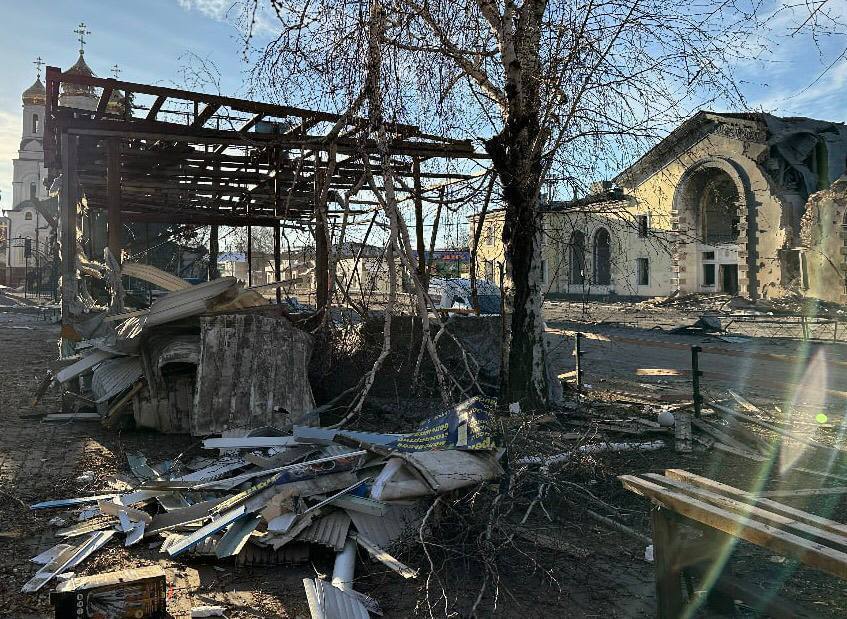 Russian troops attacked Kostiantynivka: the train station and many buildings were damaged, and there is a victim. Photos and video