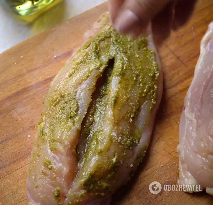 The most delicious recipe for baked chicken fillet: it will not be dry