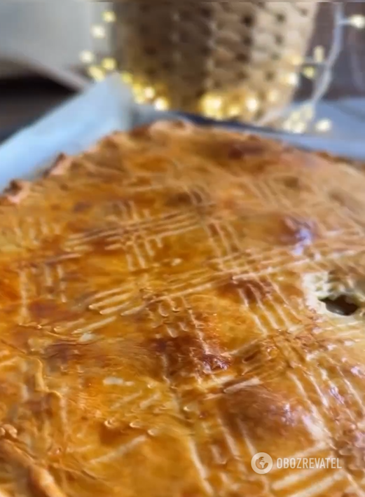 More nourishing than cutlets: fluffy meat pie for the whole family