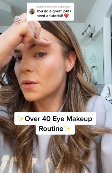 How to visually lift a drooping eyelid: the secret to successful makeup