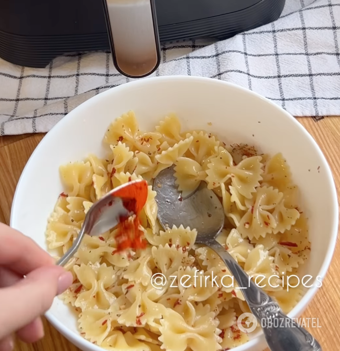 Pasta with spices and butter