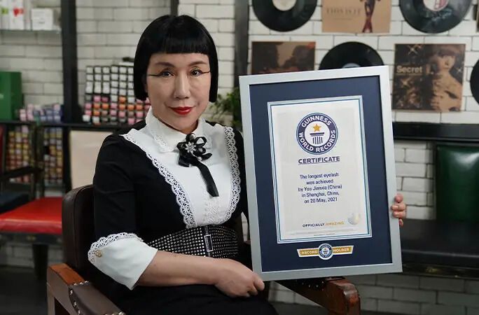 ''Buddha's gift'': what the woman with the longest eyelashes in the world looks like. Photo