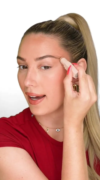 Instant lifting: how to quickly tighten the upper face with makeup