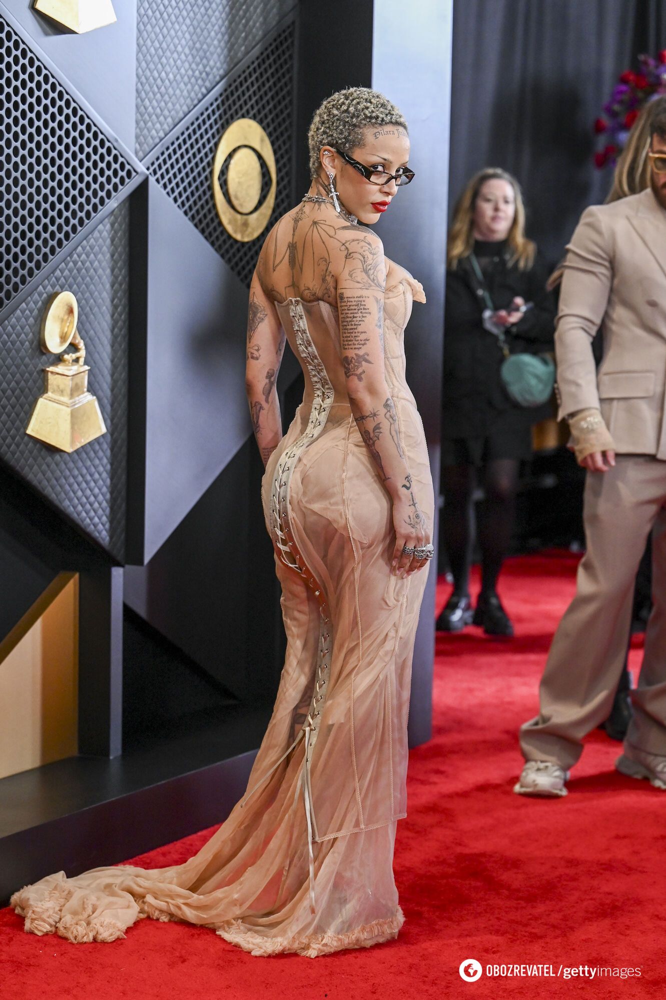 A 1995 Versace dress, a ''bride contest'' and daring frankness. Top 10 most striking looks of the Grammy Awards 2024