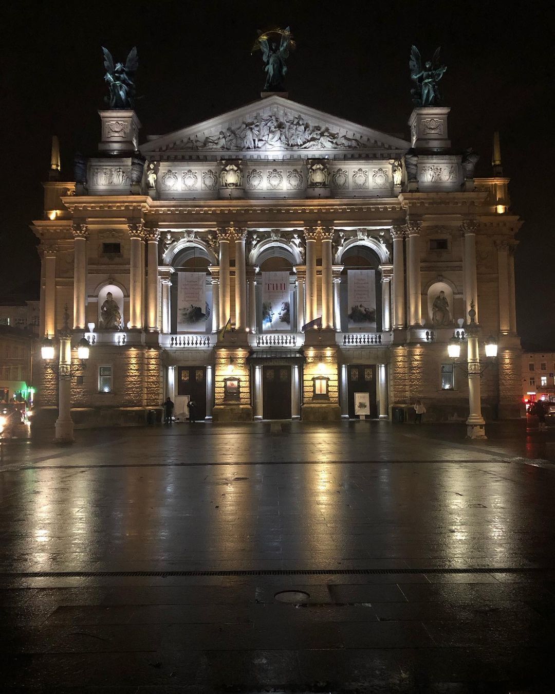 Kulturalne wakacje: najpiękniejsze teatry na Ukrainie