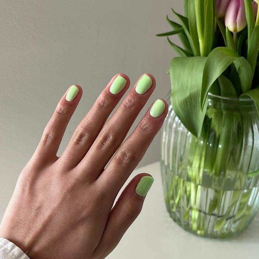 Spring is coming soon. What manicure will be in fashion and why you should pay attention to floral design and jelly nails