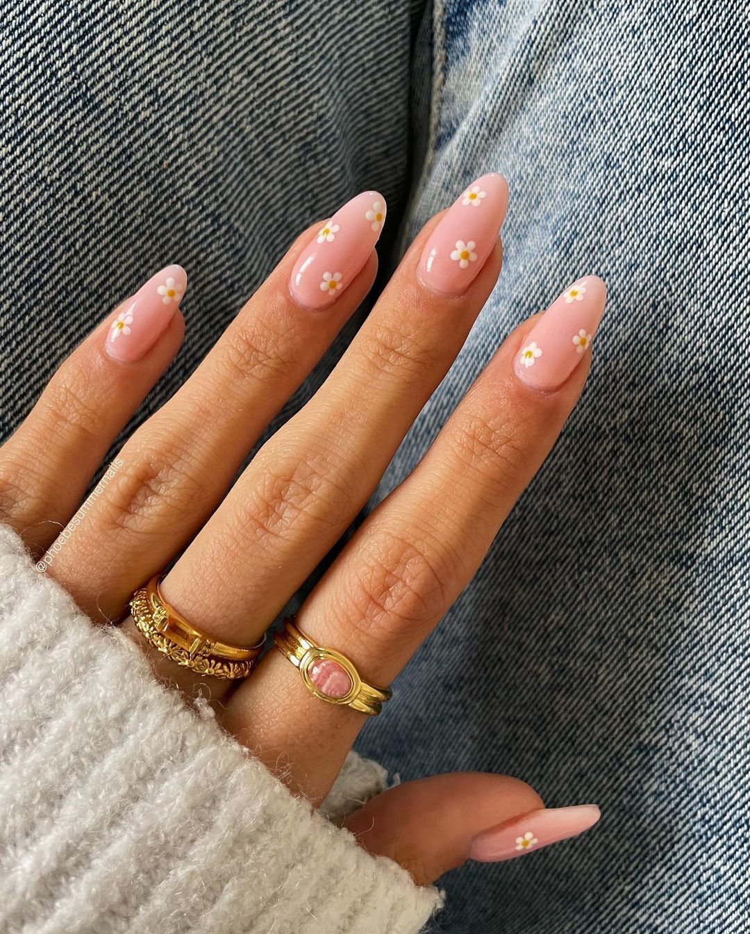 Spring is coming soon. What manicure will be in fashion and why you should pay attention to floral design and jelly nails