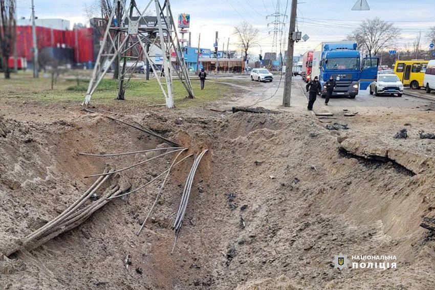 Federacja Rosyjska uderza rakietami w Kijów: wzrosła liczba ofiar śmiertelnych. Wszystkie szczegóły, zdjęcia i wideo
