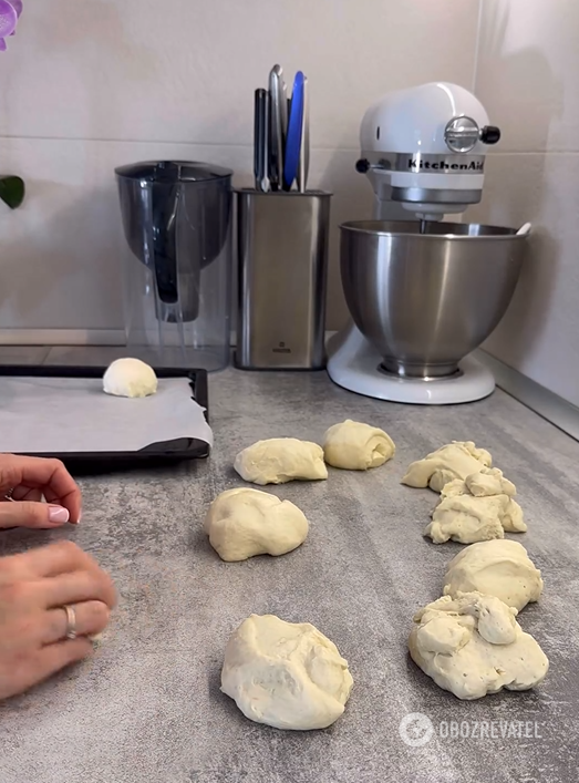 Homemade breakfast buns: they are easy to prepare and will be fluffy