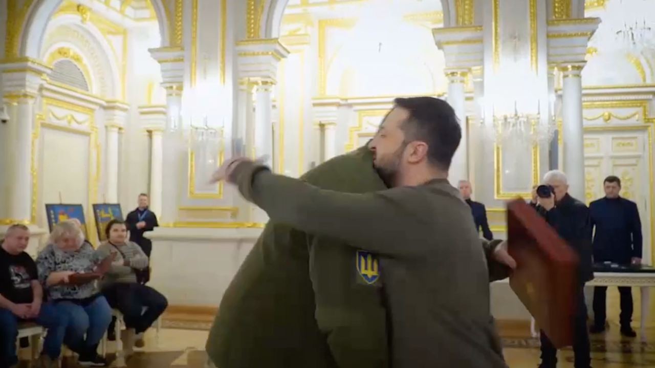 Po uwolnieniu Załużny otrzymał tytuł ''Bohatera Ukrainy''