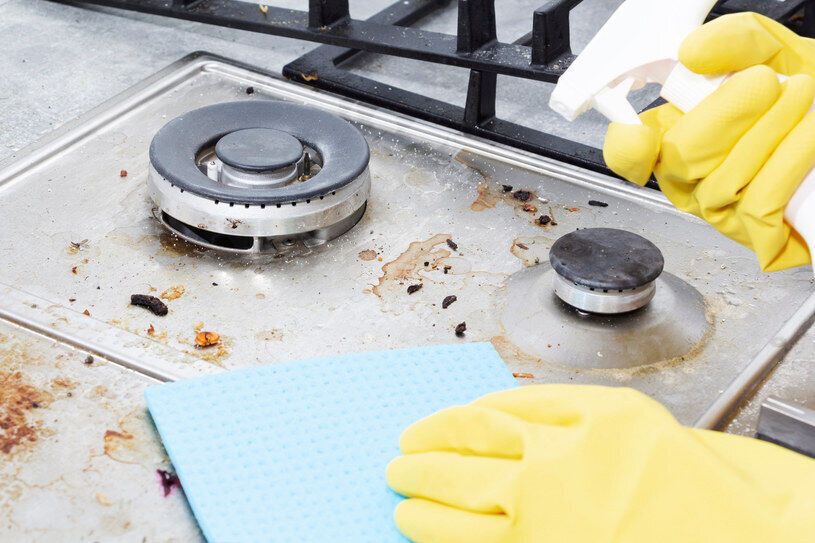 How to clean the hob