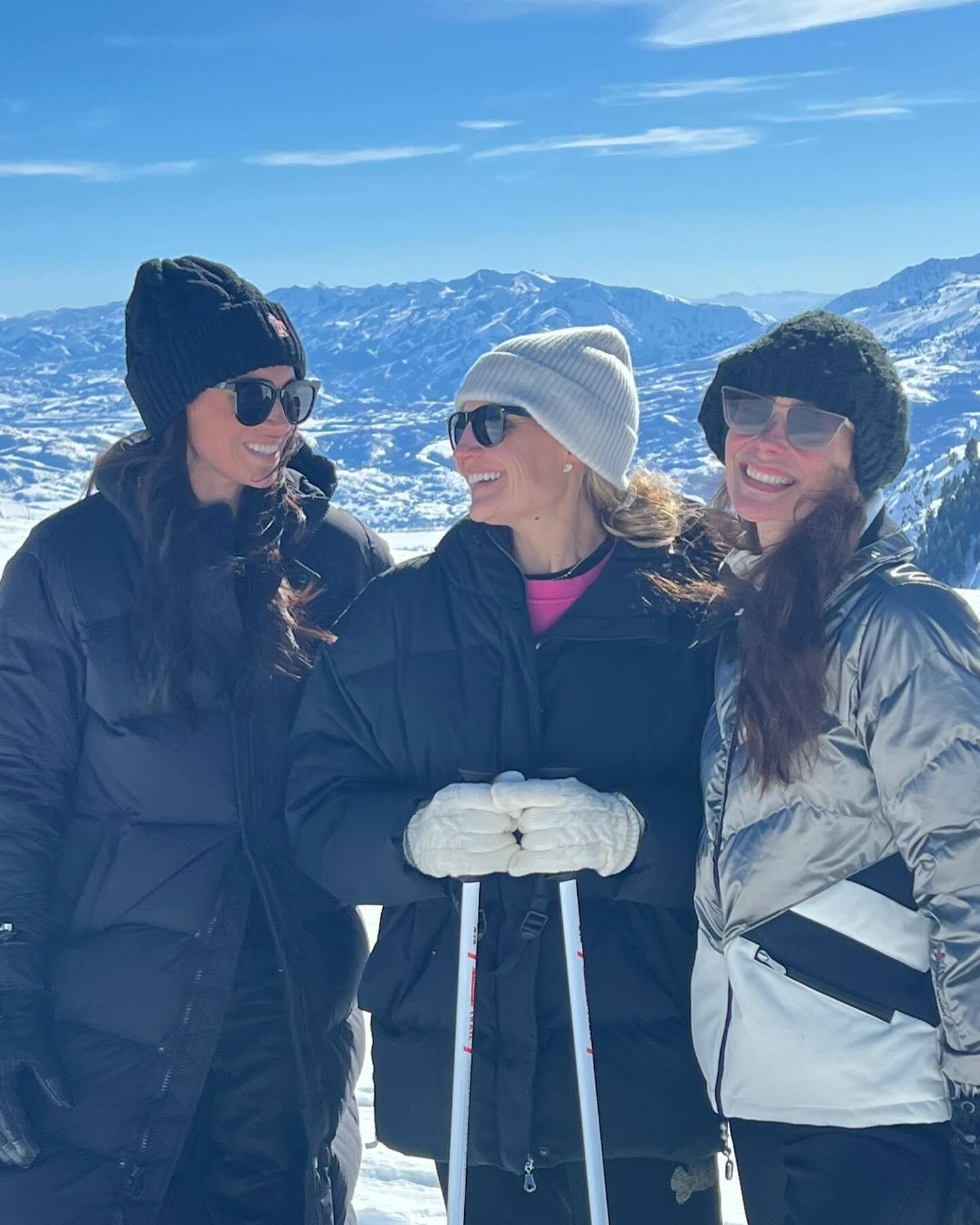 Meghan Markle was photographed in the mountains with two friends without Prince Harry. Photo