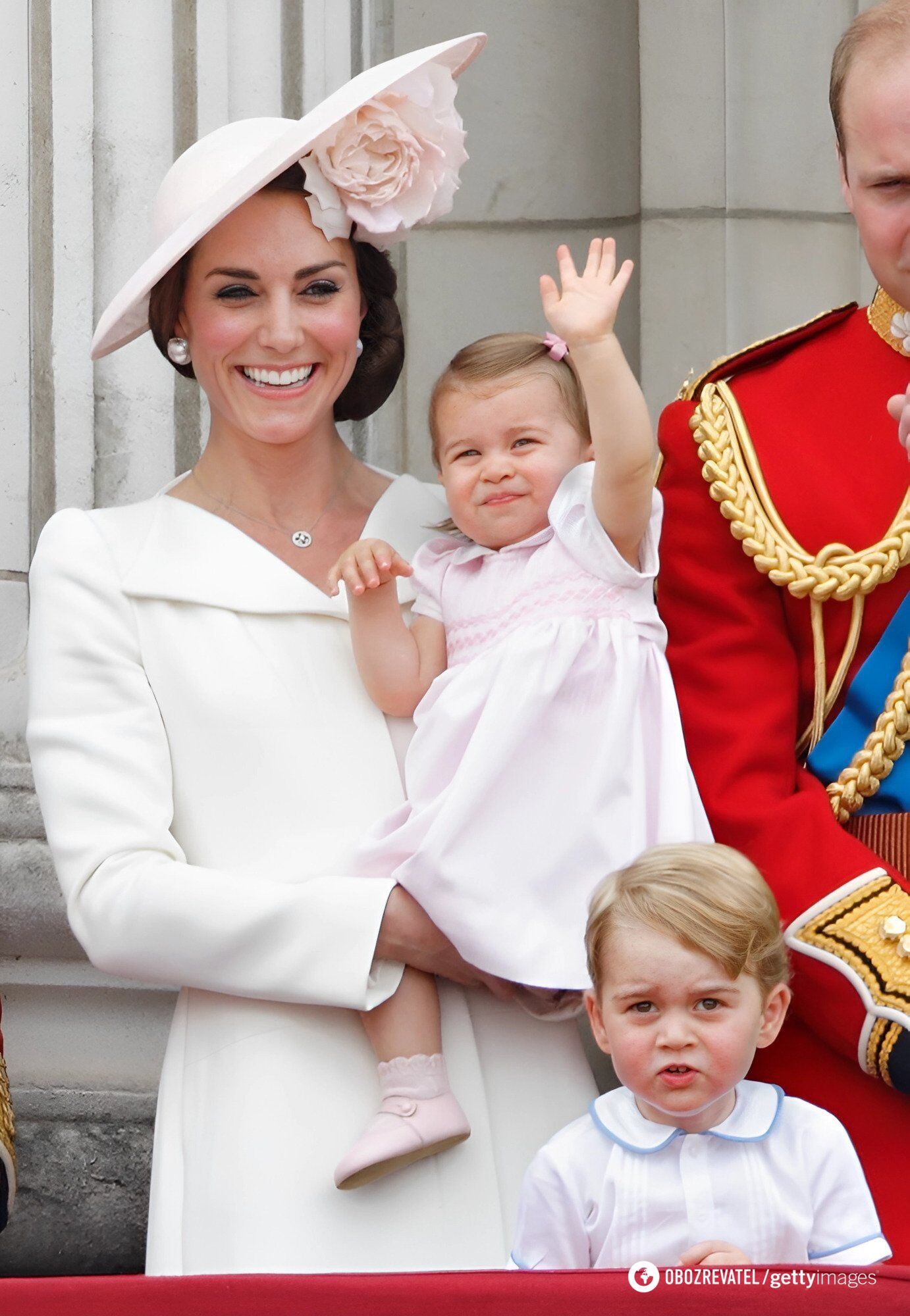 5 times Kate Middleton and her daughter Charlotte appeared in public in paired looks. Photo