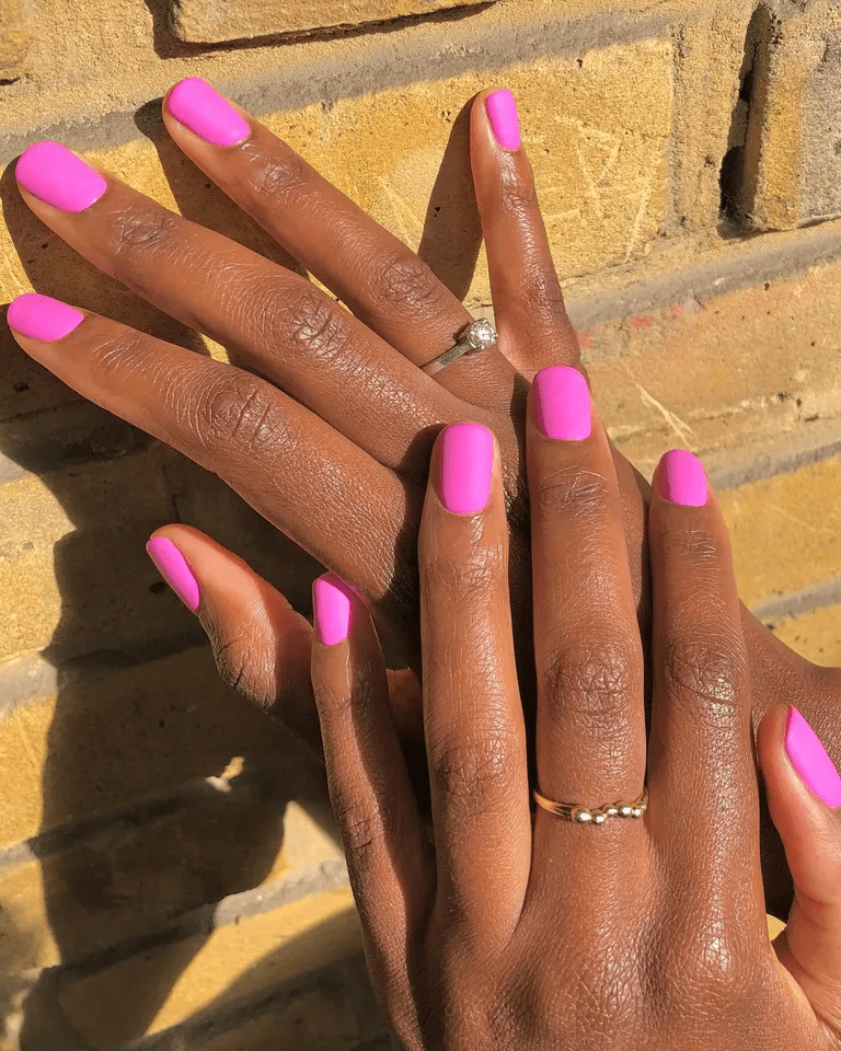 Manicure marca. Pięć kolorów paznokci, którymi warto uczcić wiosnę 2024