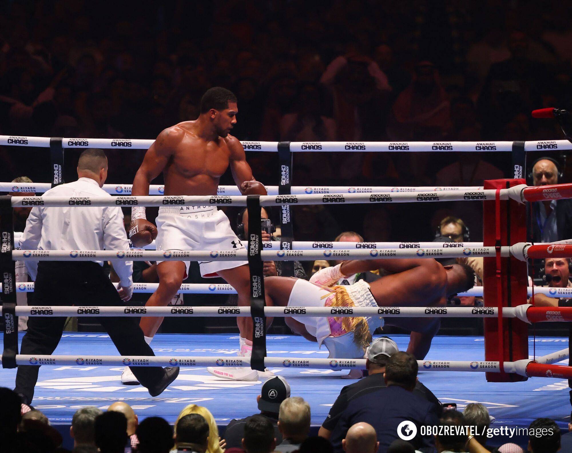 Knockout in one punch. The undefeated boxer sensationally lost in the 1st round on the Joshua-Ngannou undercard. Video