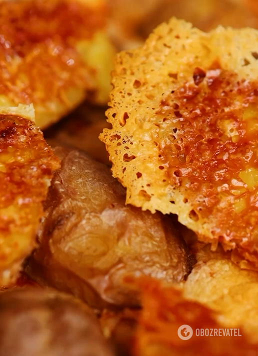 Crispy potatoes in the oven with parmesan: an idea from Hector Jimenez-Bravo