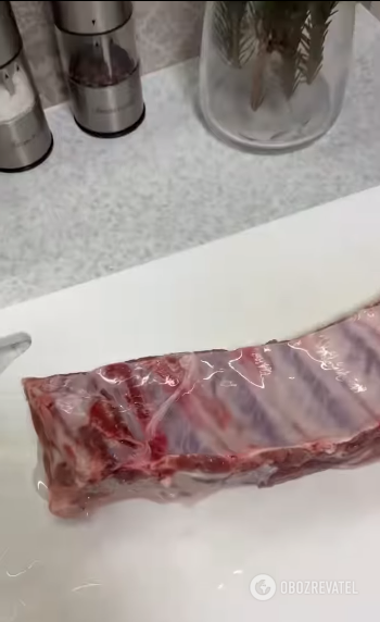 What to cook pork ribs with to make them juicy: a simple idea