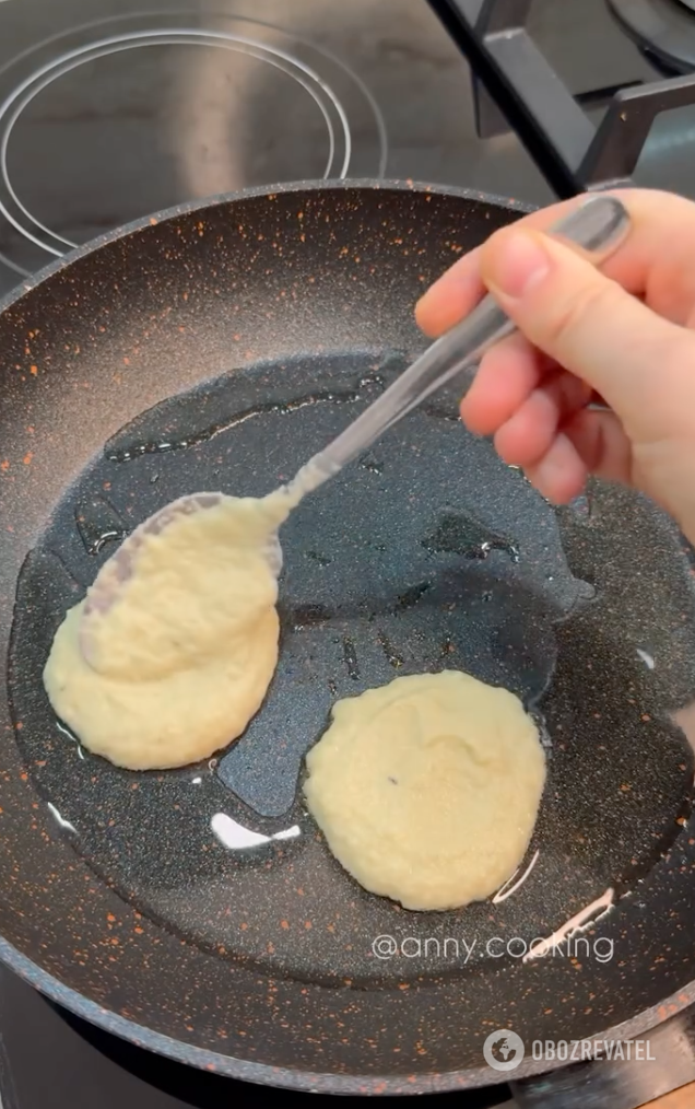 Cooking potato pancakes