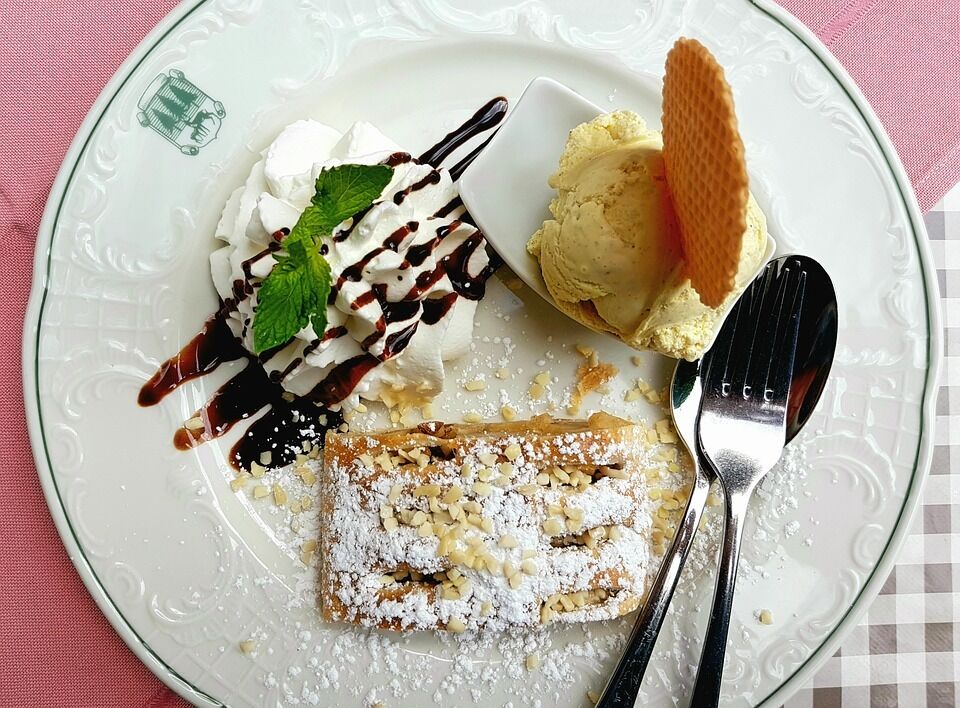 Delicious strudel with ice cream and apples