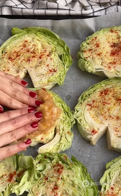 How to cook young cabbage steaks: an easy snack idea