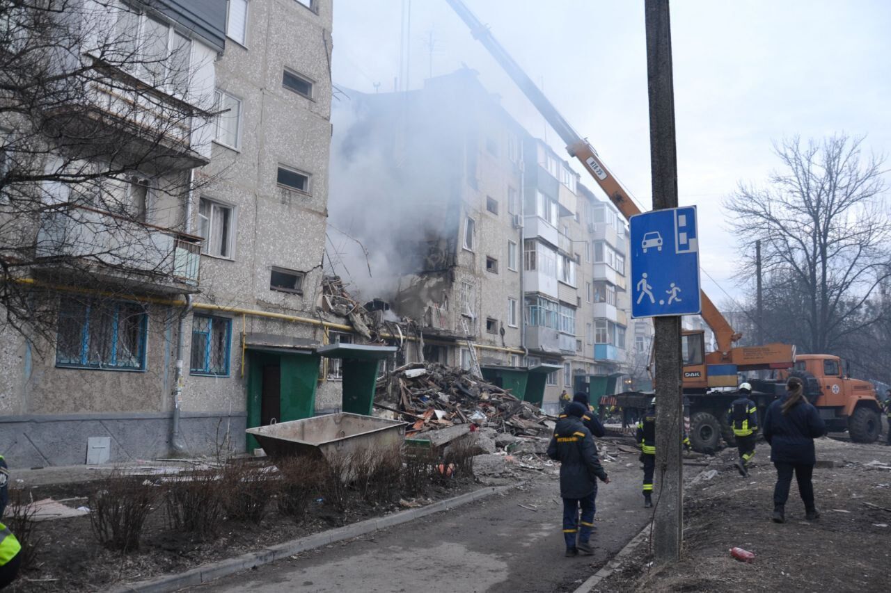 ''Several floors fell one on top of the other'': the SES told about the consequences of the Russian attack on a house in Sumy. Video