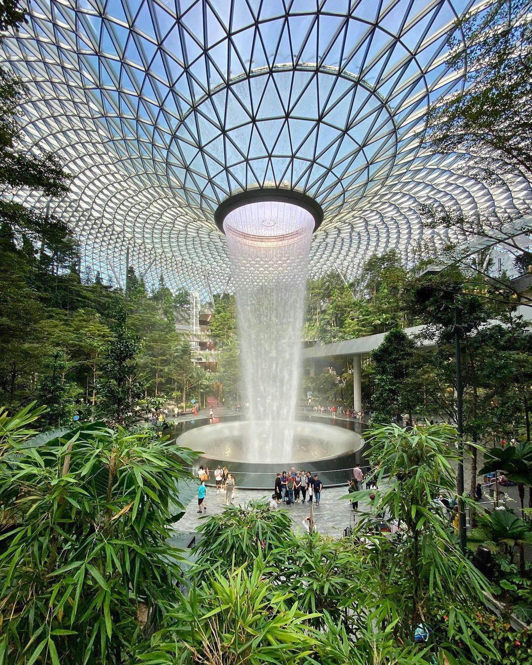 The world's most spectacular airports: every tourist should see them at least once