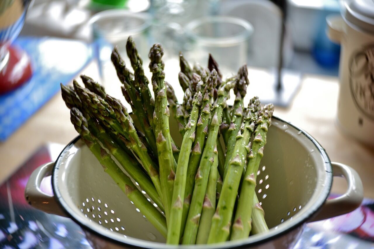 What to do to keep asparagus fresh for longer: a tried-and-true life hack