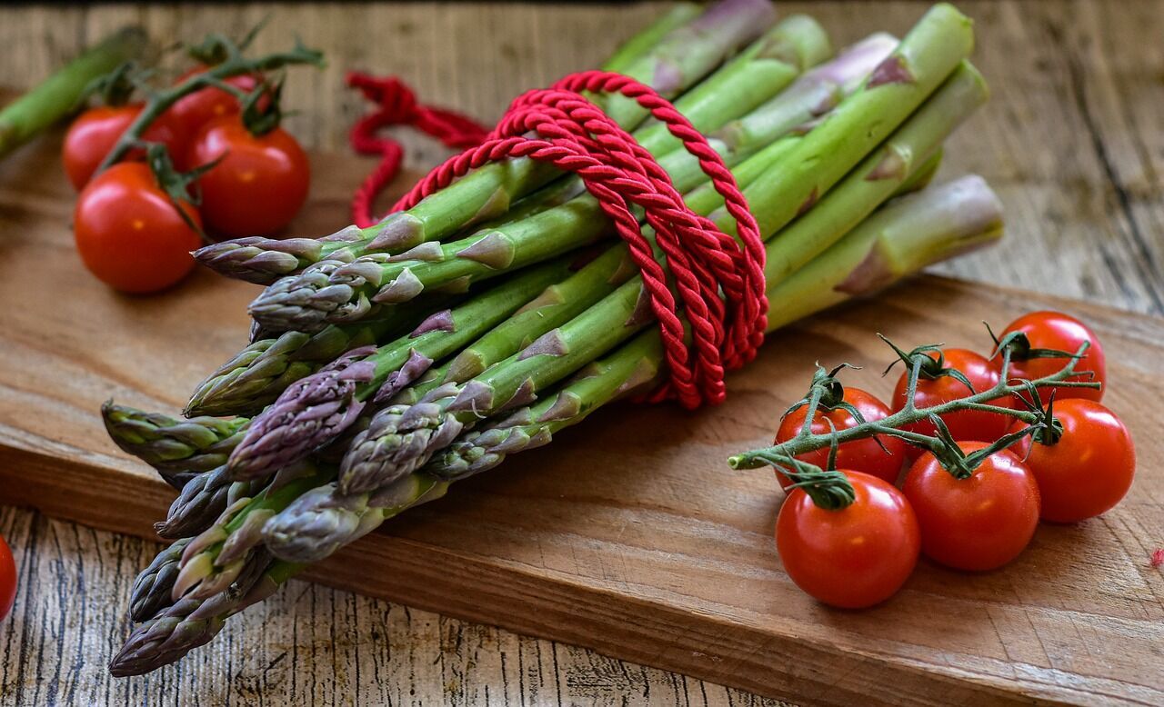 What to do to keep asparagus fresh for longer: a tried-and-true life hack