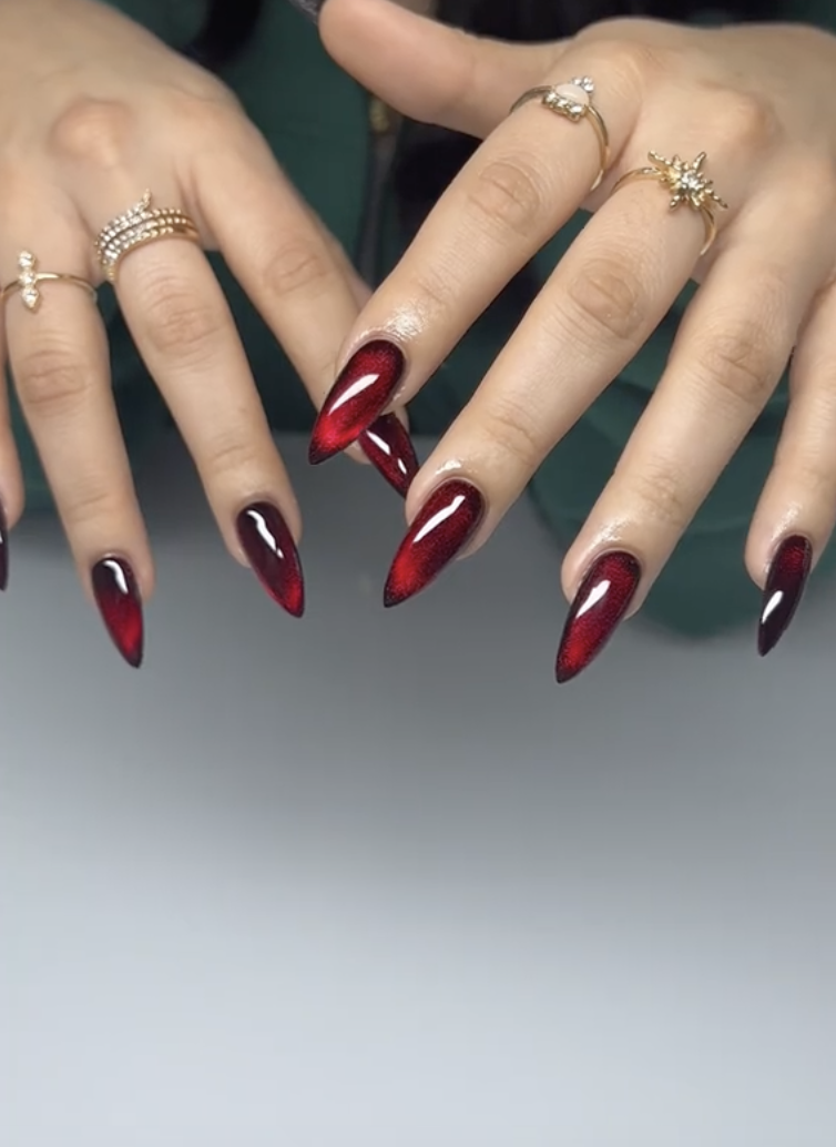 Cat eye, French crocodile, and bows. 7 trendy manicure ideas for those who love nail art