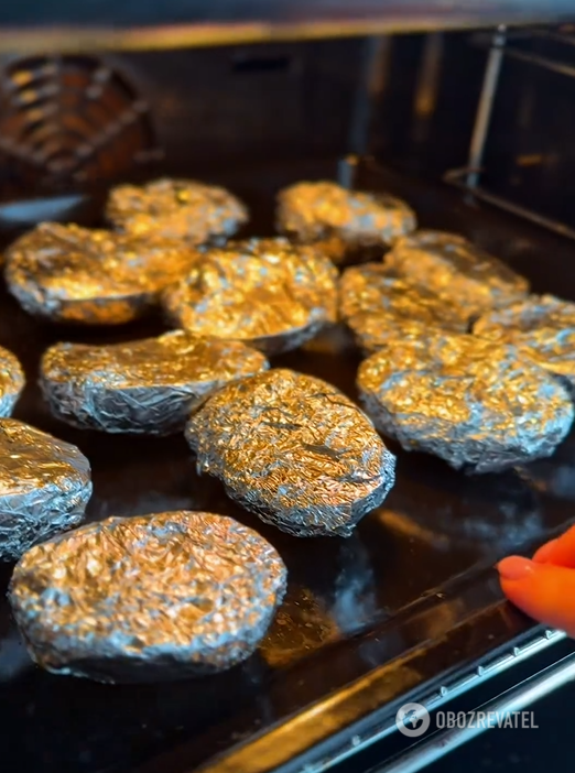 Tastier than rustic: crispy and golden potatoes with cheese in the oven